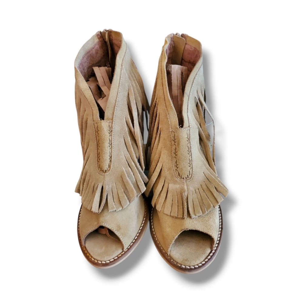 Musse & Cloud Open Toe Tan Suede Fringe Heels - Picture 4 of 12